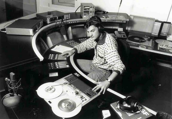 Peter Walt im Studio von Radio 24